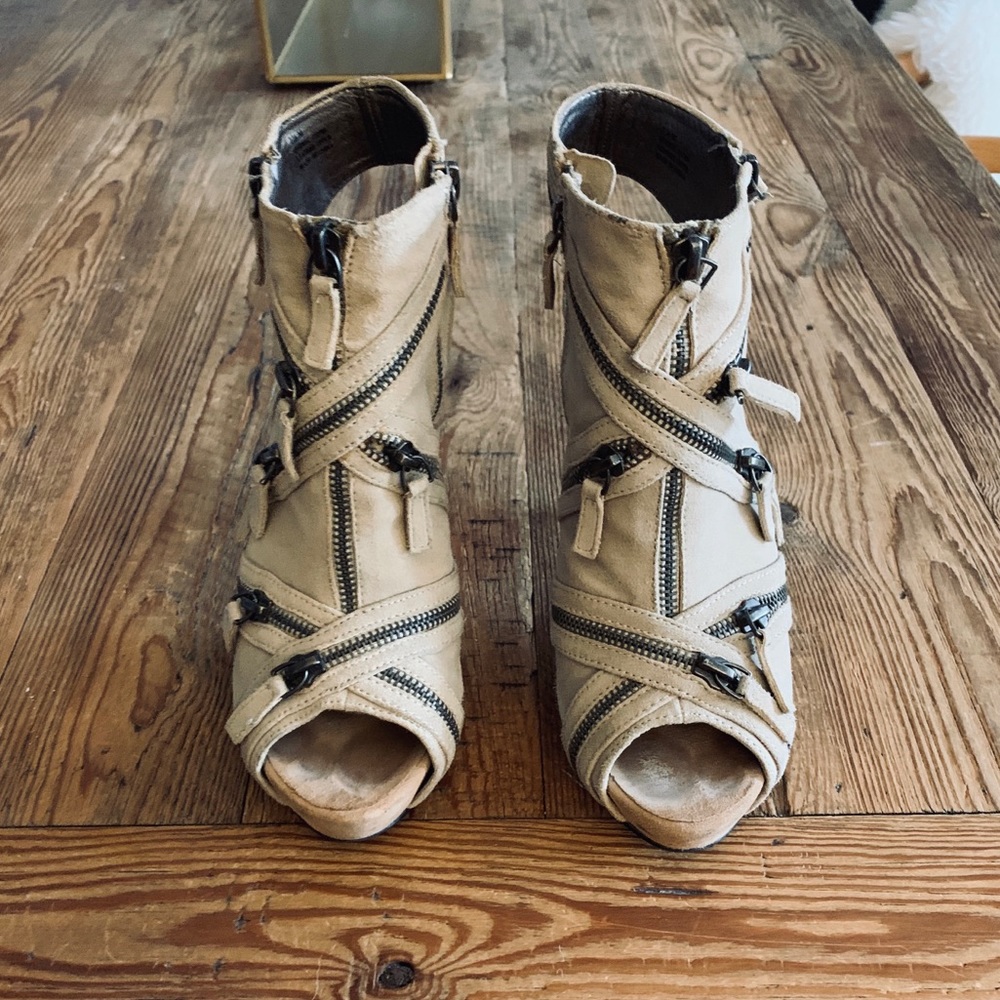 Sam Edelman Embossed Zipper Heels